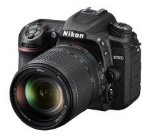 Nikon D7500 Kit AF-S 18-140 VR